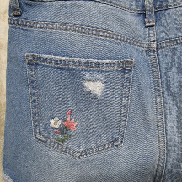 Time and Tru High Rise Floral Embroidered Denim Shorts size 10 Boho Coachella - Picture 8 of 13